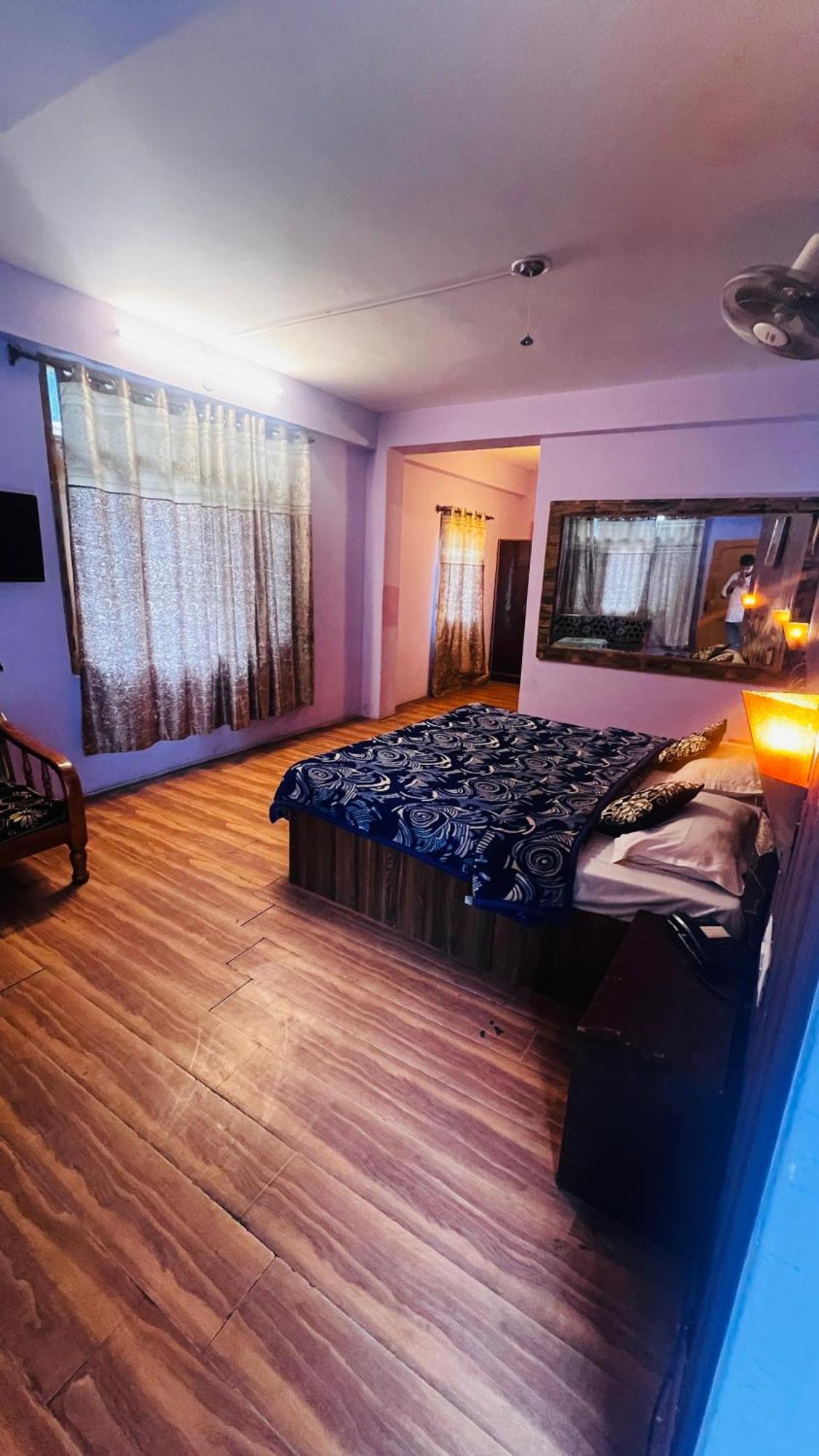 Hotel Chetna Manāli Esterno foto