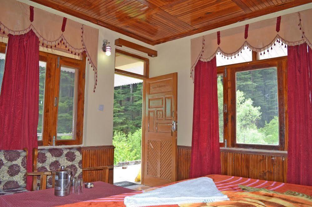 Hotel Chetna Manāli Esterno foto