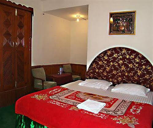 Hotel Chetna Manāli Esterno foto
