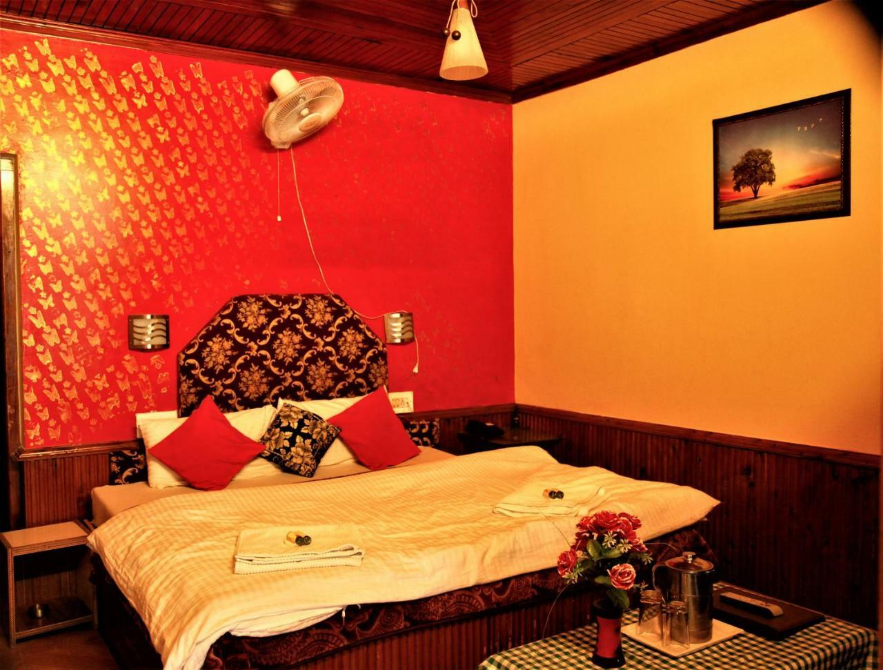 Hotel Chetna Manāli Esterno foto