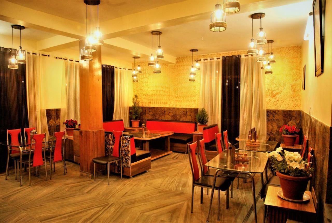 Hotel Chetna Manāli Esterno foto