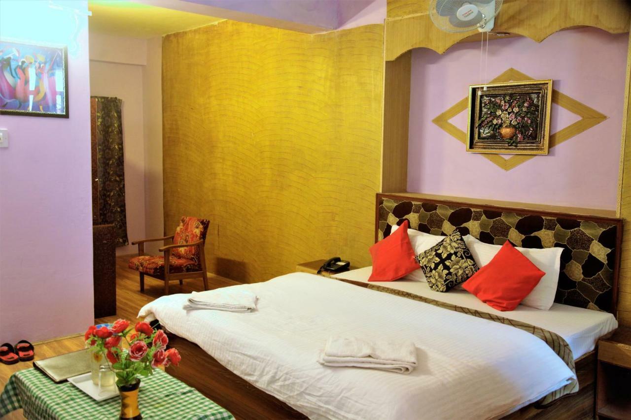 Hotel Chetna Manāli Esterno foto
